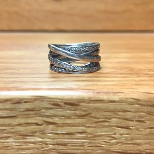 Beautiful Pandora Entwined Ring S925, size6, in excellent condition